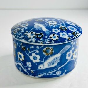 Vtg 1976 Trinket Box Oriental Bird Flowers Blue & White Pot Blue Kyote By Mann